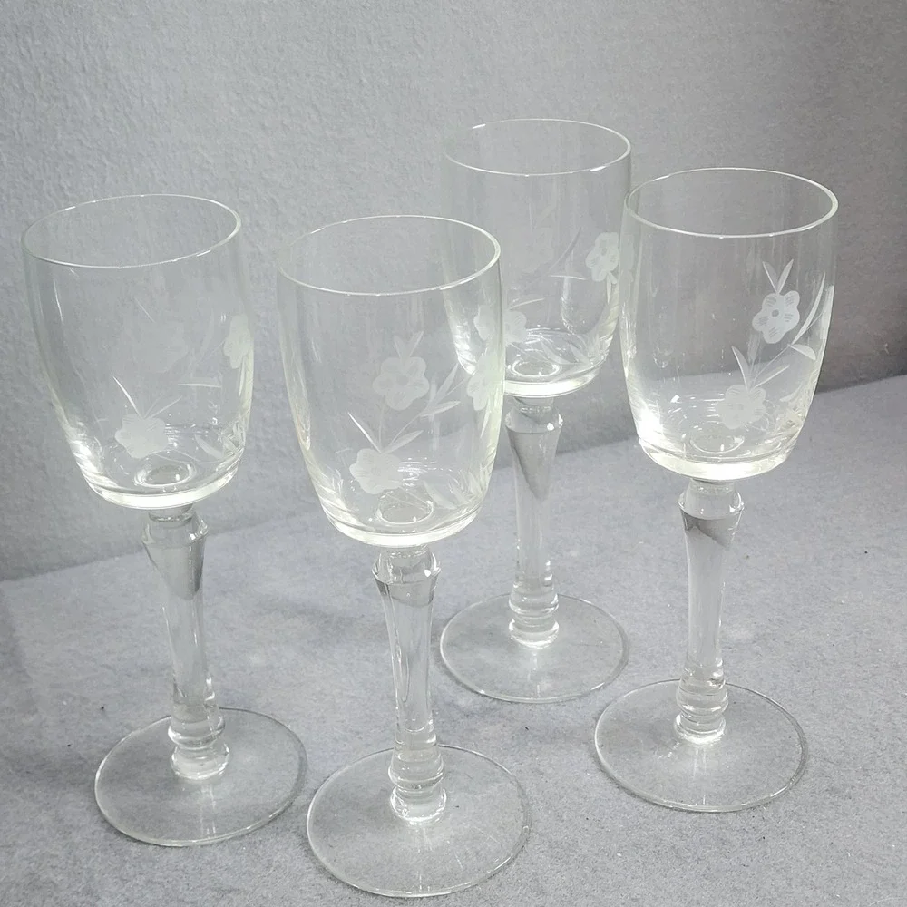Vintage‎ Wine Glasses Clear Etched Floral Vintage Stemware Set of 4 7.25in